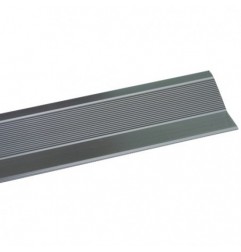 AMIG 12551  
 Tapajuntas adhesivo 4  
 2000 mm  
 Aluminio  
 Plata