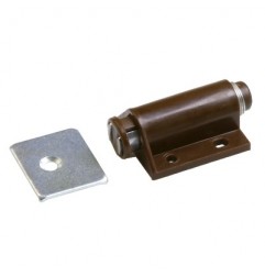 AMIG 15702 110  
 34 x 30 mm  
 Plástico  
 Marrón