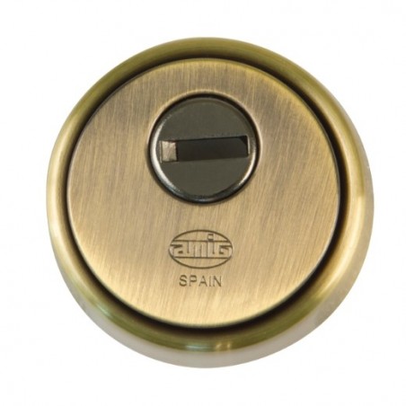 AMIG 20381  
 Escudo 31  
 Ø65 mm  
 Latón  
 Cuero