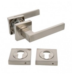 AMIG 22514  
 Manilla con roseta + bocallaves CADIZ  
 51 x 51 mm  
 Aluminio  
 Satinado