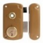 AMIG 23546  
 Cerradura sobreponer 75UN  
 66 x 120 mm  
 Acero  
 Esmaltado oro - Derecha