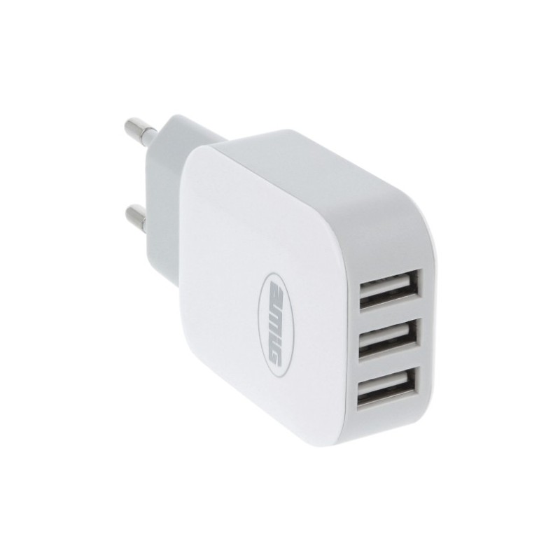 AMIG 23615  
 Cargador 3 puertos USB 3215  
 Polipropileno  
 Blanco
