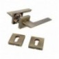 AMIG 23739  
 Manilla con roseta + bocallaves ZAHORA  
 51 x 51 mm  
 Zamak  
 Cuero
