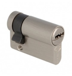 AMIG 23819  
 Cilindro 10000S  
 45 (35-10)  
 Latón  
 Cromado mate