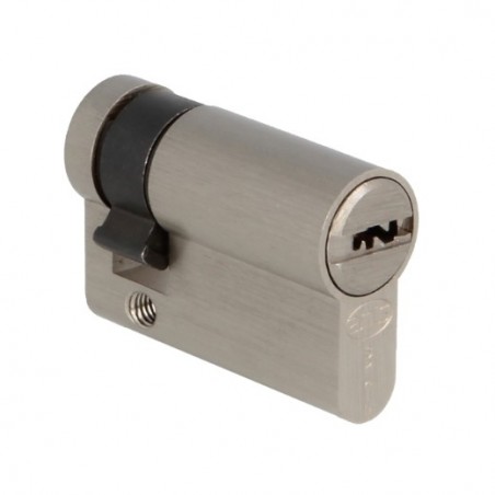 AMIG 23823  
 Cilindro 10010S  
 41 (31-10)  
 Latón  
 Cromado mate