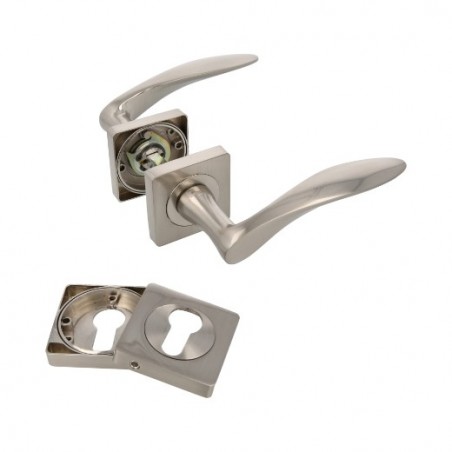 AMIG 23838  
 Manilla con roseta + bocallaves ROCHE  
 51 x 51 mm  
 Zamak  
 Cromado mate