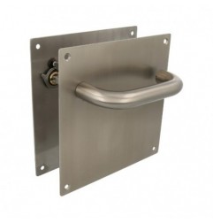 AMIG 24037  
 Manilla con placa 3C AMHYG  
 180 x 180 mm  
 Acero inoxidable 18/8  
 Mate