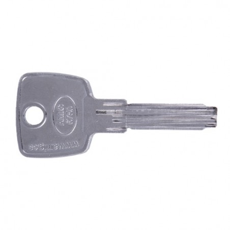 AMIG 24547  
 Llave en bruto 6750  
 Latón  
 Cromado brillo