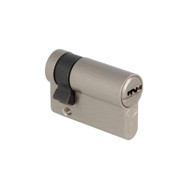 AMIG 24803  
 Cilindro 10000S  
 45 (35-10)  
 Latón  
 Cromado mate