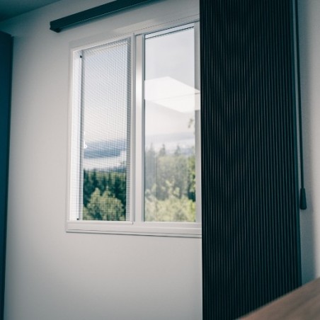 AMIG 25224  
 Mosquitera corredera MC01  
 70 x 130 cm  
 Blanco/Gris