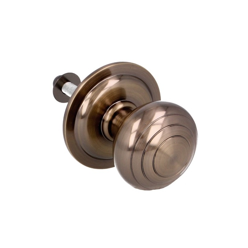 AMIG 6262  
 Pomo puerta de entrada 14  
 Ø61 mm  
 Latón  
 Cuero