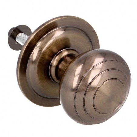 AMIG 6262  
 Pomo puerta de entrada 14  
 Ø61 mm  
 Latón  
 Cuero