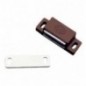 AMIG 767 5  
 43 x 15 mm  
 Plástico  
 Marrón