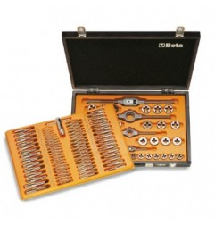 446/C110 Surtido de 105 machos y terrajas de acero cromado y 5 accesorios de roscado métrico, en caja de madera